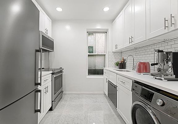 3rd image of 57 W 106th St #2B