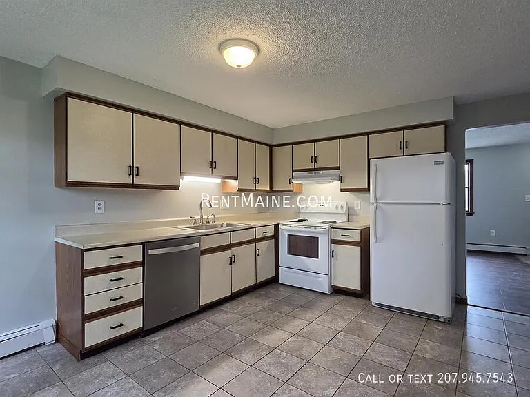 2 Hartley St #6 — Photo 2