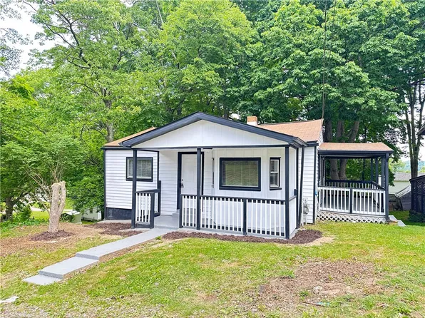 3718 W 7th Ave, Beaver Falls, PA 15010