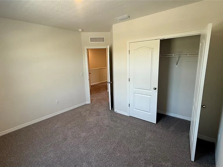 2114 Gentle Rain Dr — Photo 28