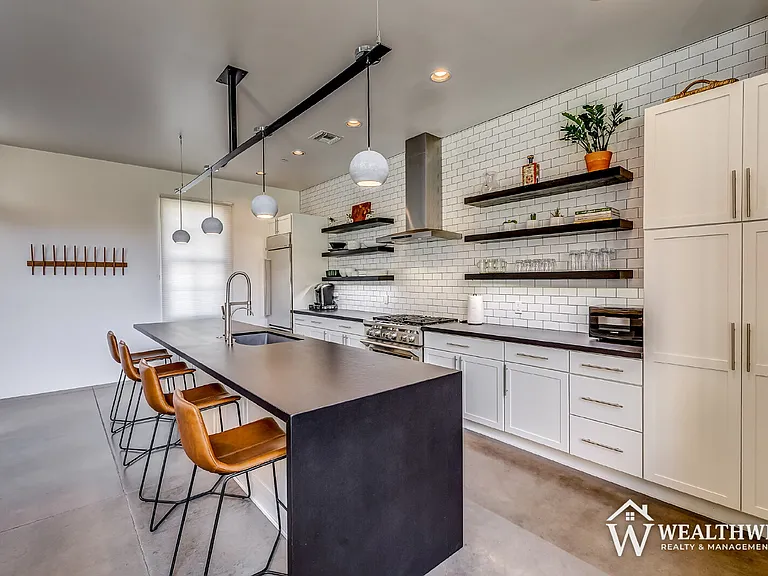 879 W Paseo De Los Zanjeros — Photo 5