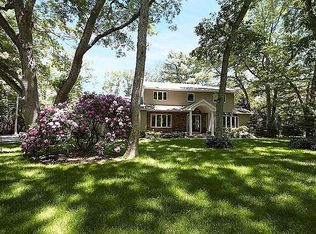 140 Deforest Rd, Dix Hills, NY 11746