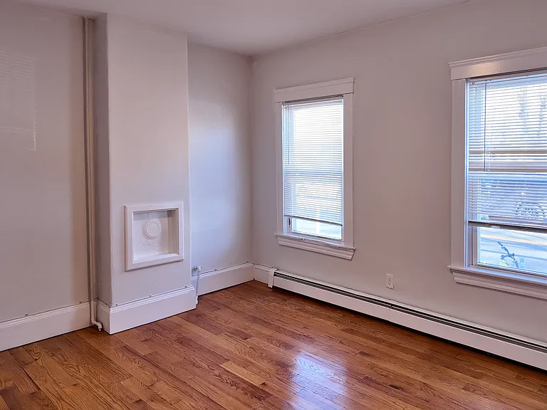 88 Hampshire St #1 — Photo 7