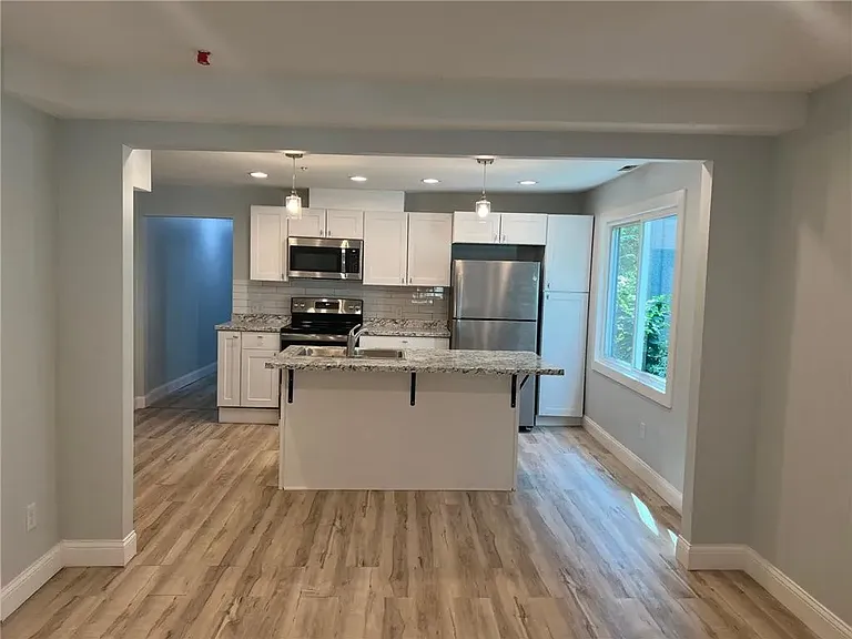 910 Oliver Ave N #5 — Photo 4