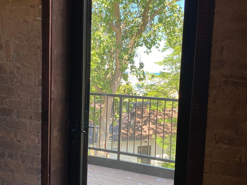 2D Balcony facing Lake Michigan