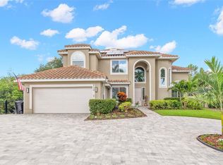 930 SOUTHERN PINE COURT NE, ST PETERSBURG, FL 33703