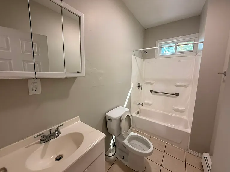 38 Daggett St #1A — Photo 4