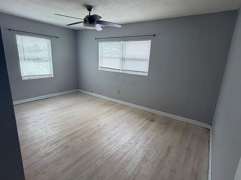 919 Clearview Ave — Photo 7