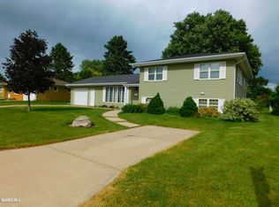 116 N School St, Cuba City, WI 53807