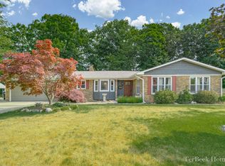 1517 Broadview Dr, Jenison, MI 49428