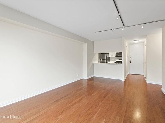 3rd image of 250 W 90th St APT 6B