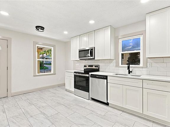 5th image of 4411 Springfield St
