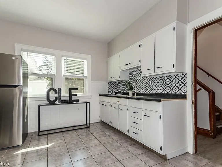 10705 Saint Mark Ave — Photo 13