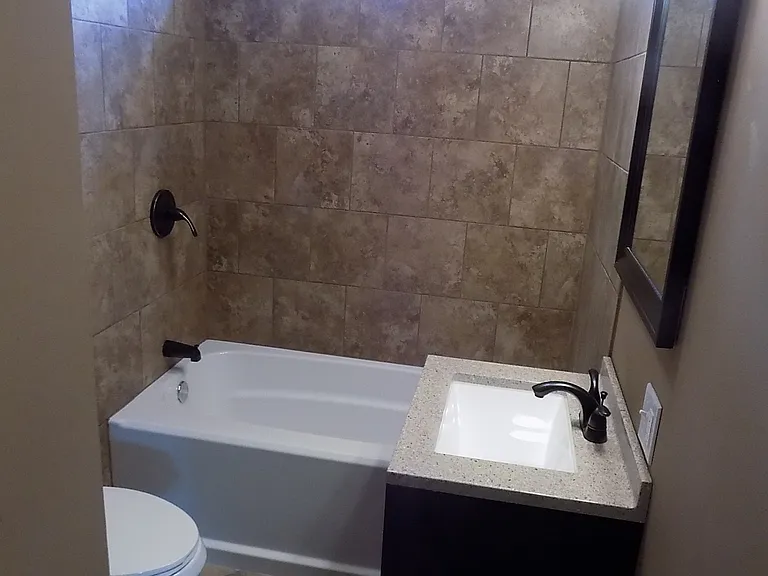 465 Lodi St — Photo 3