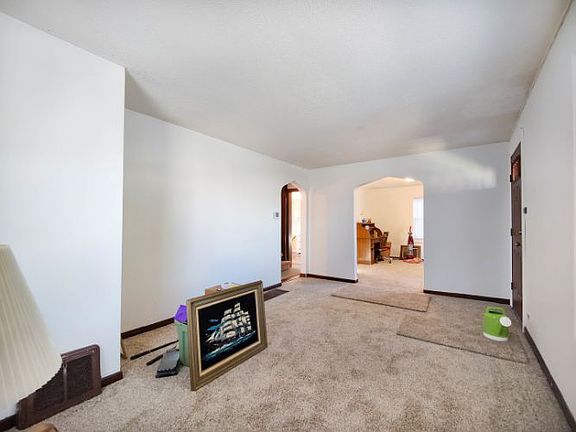 3rd image of 5005 S La Crosse Ave