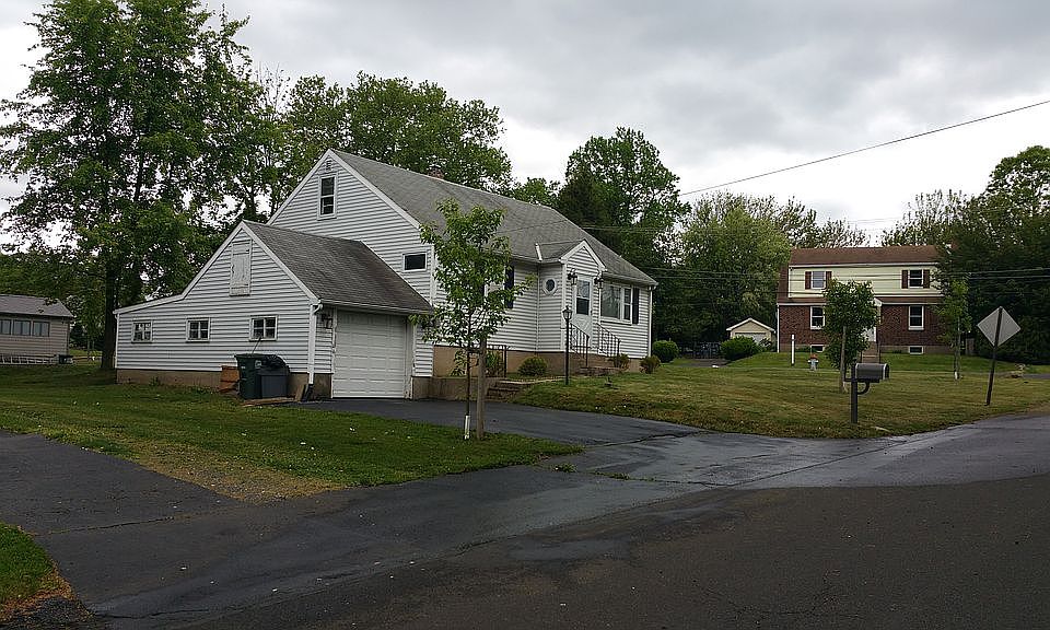 2nd image of 505 Feaster Ave