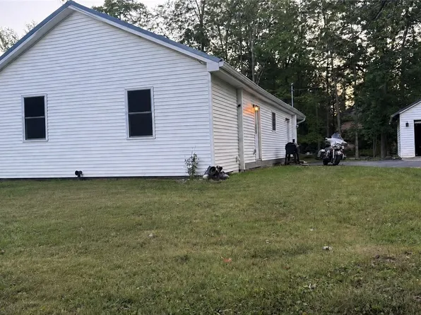 9378 Lemon St, Angola, NY 14006