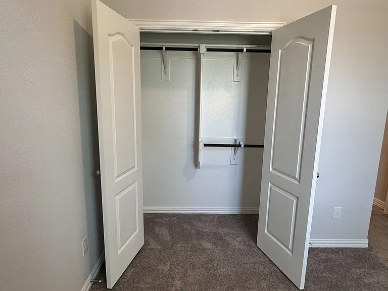 447 Prairie View Dr — Photo 14