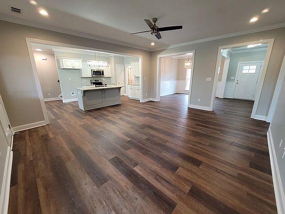 5th image of 175-56 Hollister Dr