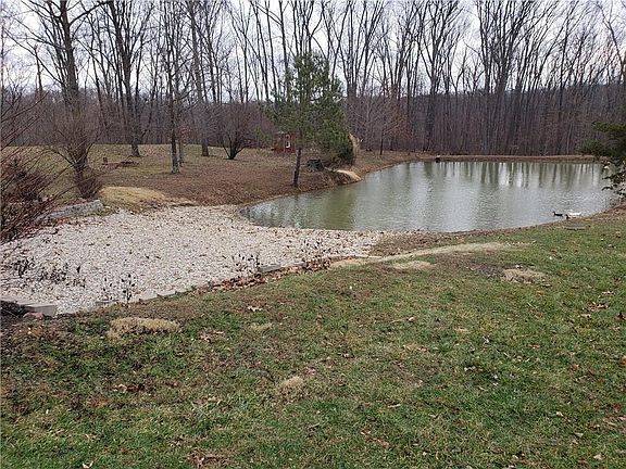 3rd image of 845 Mailpouch Ln