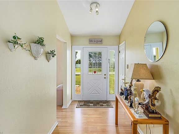 2nd image of 109 NE 5th Pl