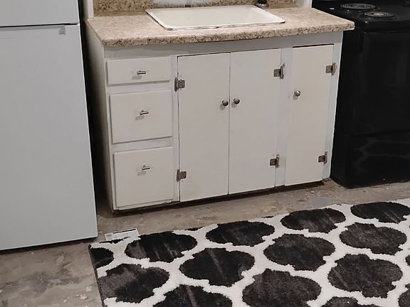 4th image of 609 Grand Ave APT 1