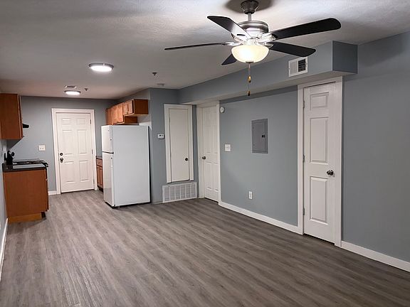 2nd image of 1951 Vesta Ave #1