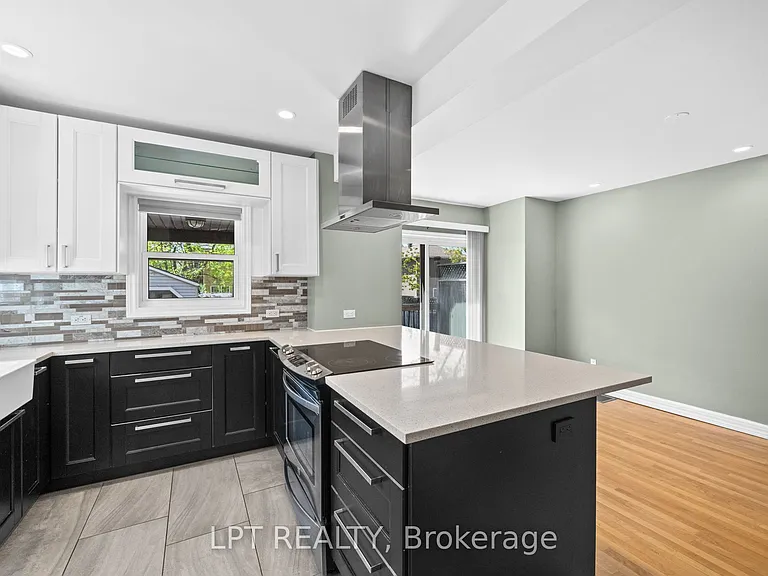 126 Blackburn Ave — Photo 11