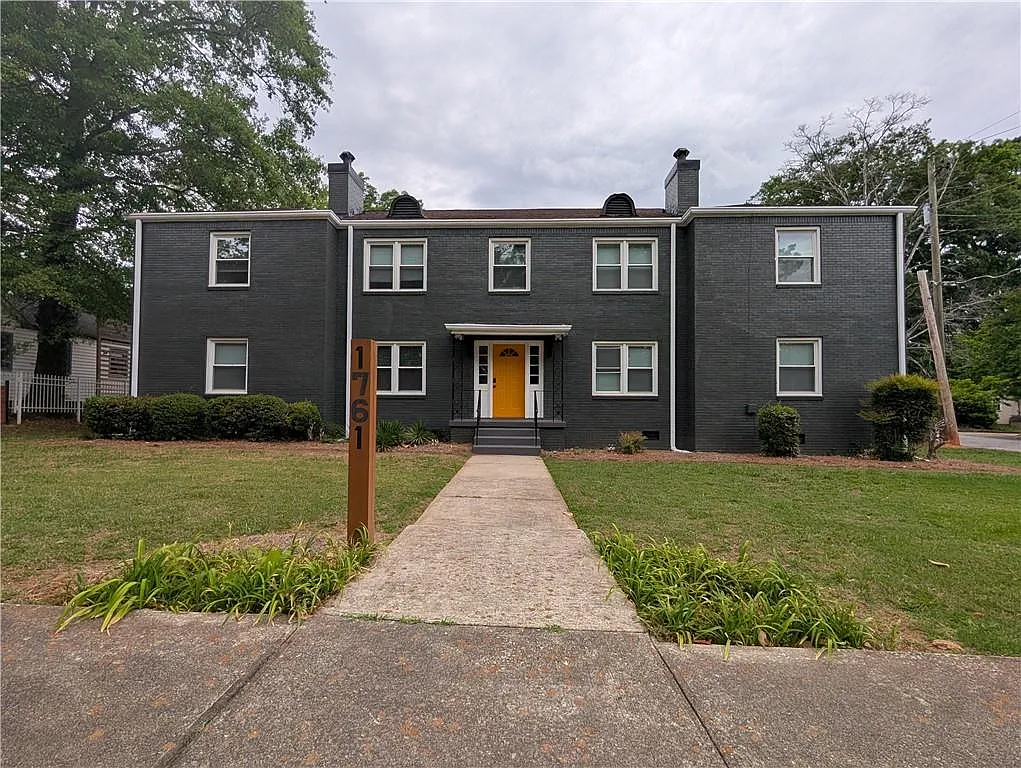 2 bed, 1.0 bath, 950 sqft, $1,250 — Photo 2