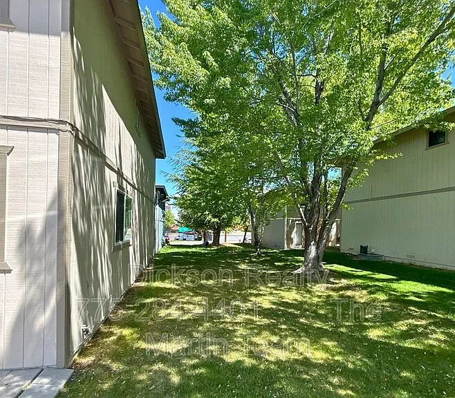 3673 Grant Dr #C — Photo 11