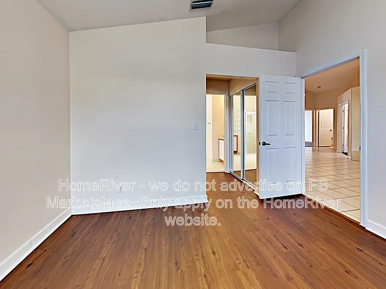 7512 Stirling Bridge Blvd N — Photo 8