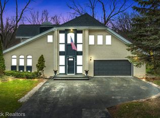 2964 Dearborn Ave, Rochester Hills, MI 48309