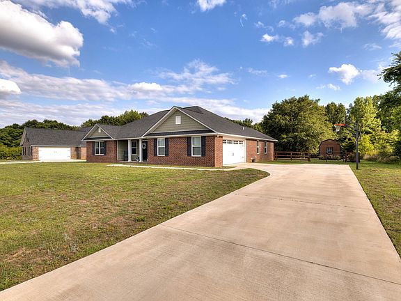 2nd image of 1431 Rockdale Blvd