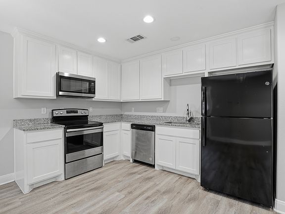 5th image of 1022 W Shepherd St
