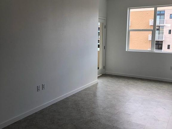 2nd image of 1130 Avenue Of The Oaks Unit 520