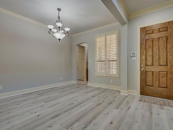 5th image of 6452 Kiest Forest Dr