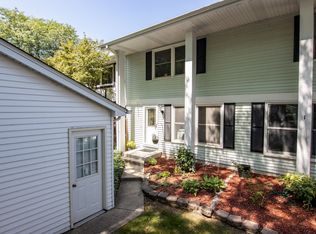 2009 Pepper Valley Dr, Geneva, IL 60134