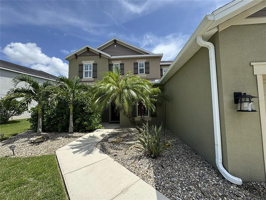 4 bed, 3.5 bath, 3792 sqft, $5,750 — Photo 2