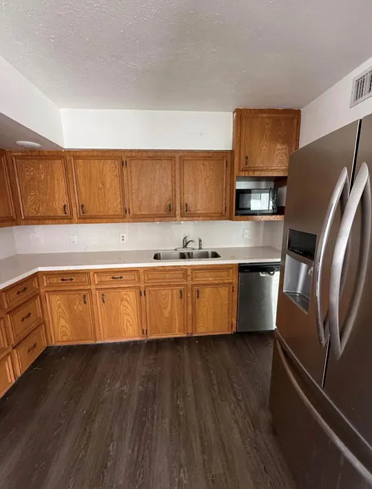 3 bed, 1920 sqft, $1,850 — Photo 3