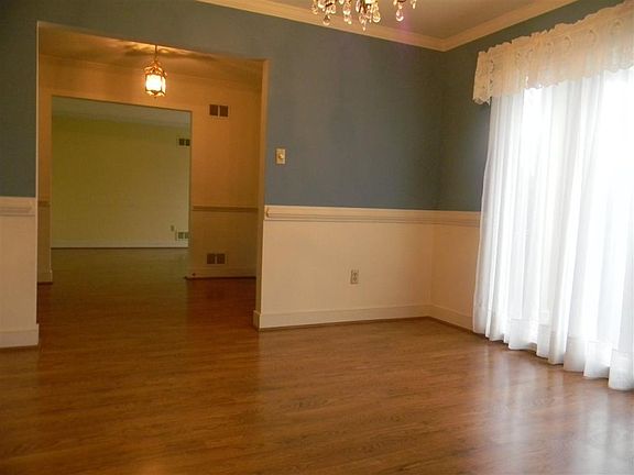 5th image of 100 N Whissen St