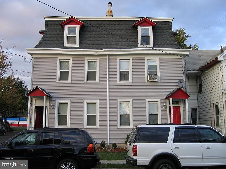 2nd image of 24 Dare St