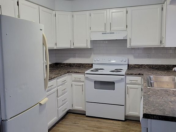 4th image of 12519 W 13th Ave #B