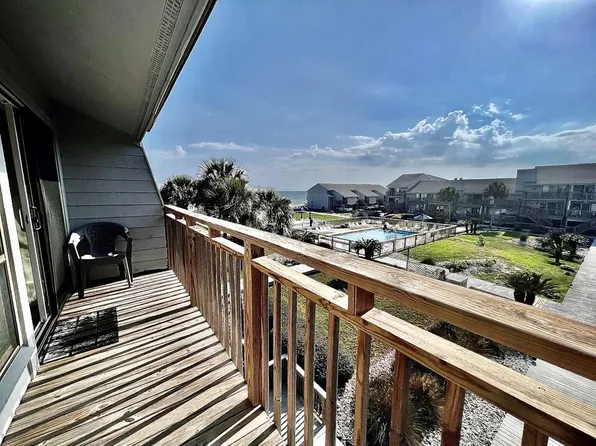 176 E Gulf Beach Dr, Saint George Island, FL 32328