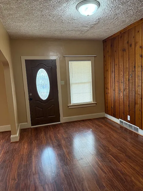 3 bed, 1.5 bath, 1168 sqft, $1,450 — Photo 2