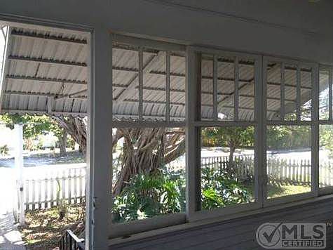 2nd image of 609 S M St