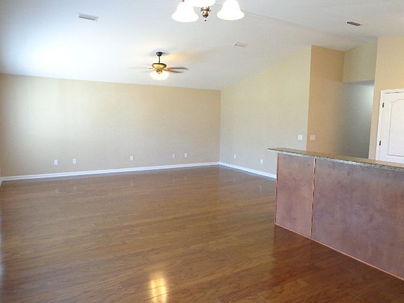 5th image of 66 Abigail Ct
