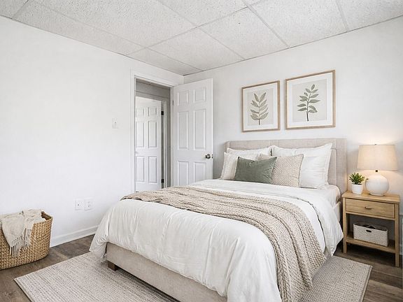 2nd image of 126 W 9th Ave #4R