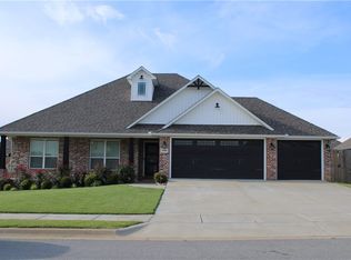 1904 Shelby St, Pea Ridge, AR 72751