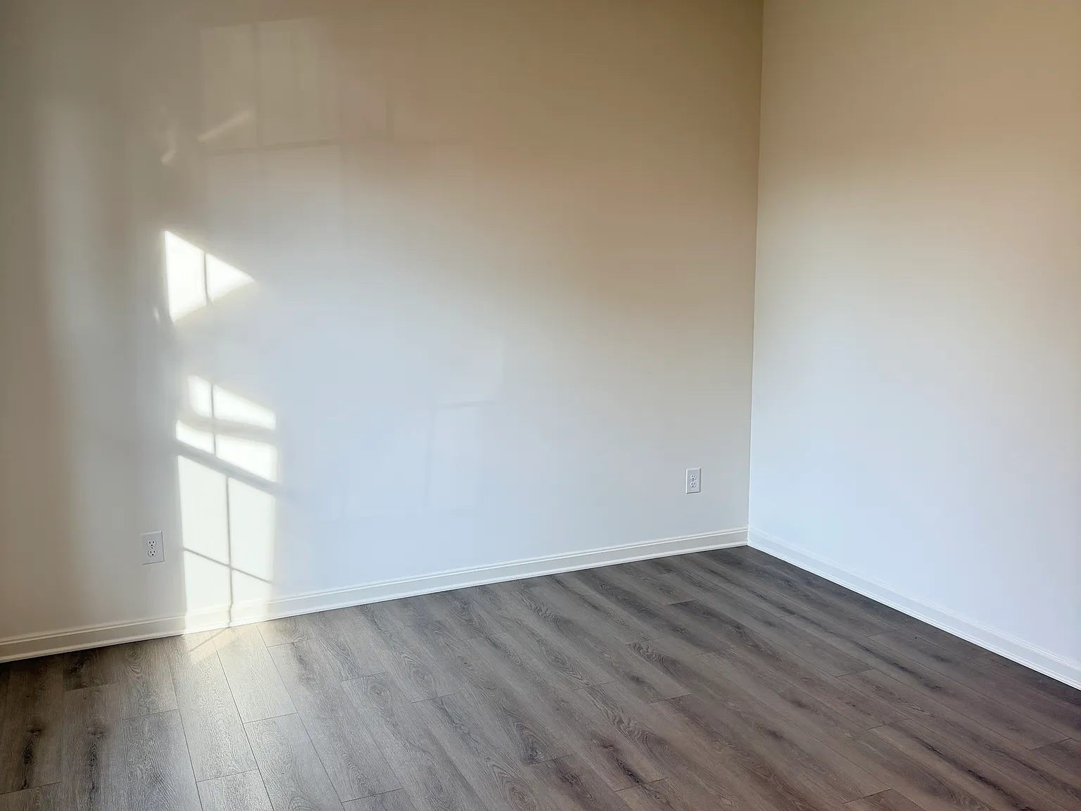 4 bed, 2.5 bath, 2350 sqft, $2,700 — Photo 2