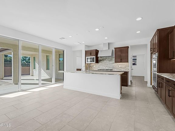 3rd image of 1315 W VIA LAS BRISAS --